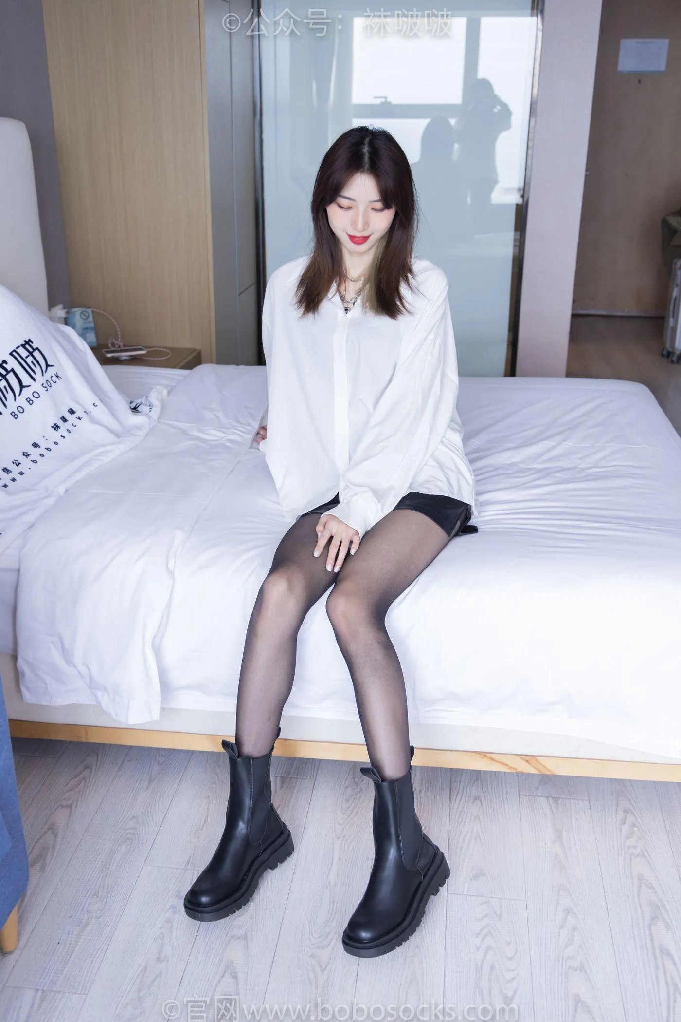 [BoBoSocks袜啵啵]NO.046 枫枫-短靴、黑丝 [135P]插图1